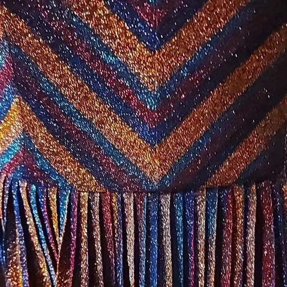 DRESS THE POPULATION HALEY METALLIC STRIPED V-NECK PLEADED DRESS SIZE XS - Picture 7 of 7